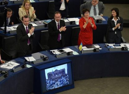 Ukraine's parliament ratifies agreement with EU