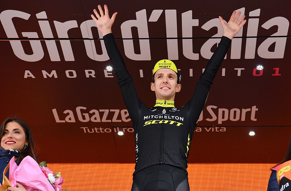 Simon Yates (Mitchelton-Scott) celebrates winning stage 9 and being in the maglia rosa at the Giro d'Italia