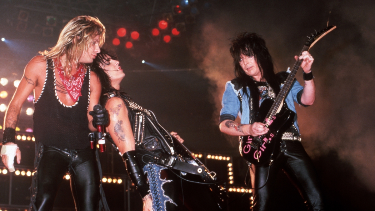 M&amp;ouml;tley Cr&amp;uuml;e lead singer Vince Neil, co-founder and bass player Nikki Sixx and guitarist Mick Mars perform onstage at the Joe Louis Arena, on July 20, 1987, in Detroit, Michigan