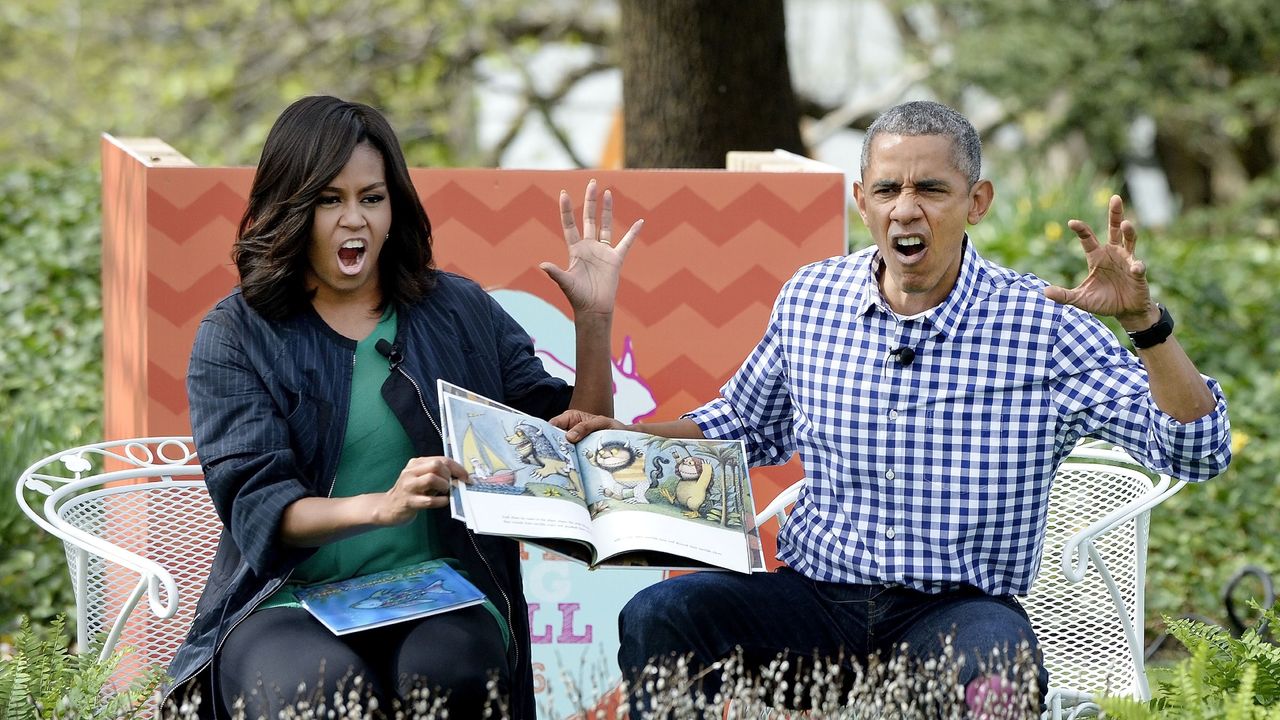 The Obamas reading a children&#039;s story