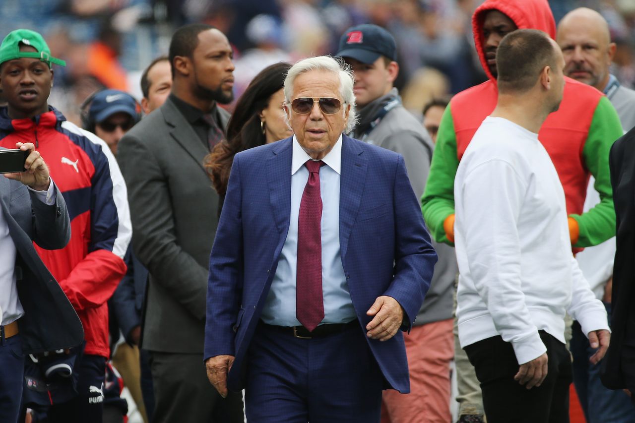 Robert Kraft. 