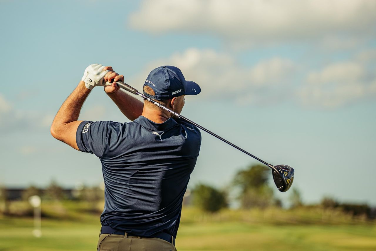 Photo of Bryson DeChambeau using an LA Golf shaft