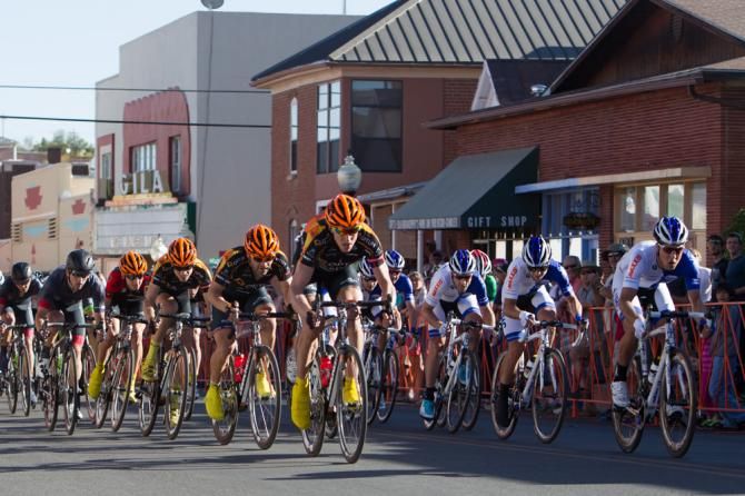 Optum and UnitedHealthcare line up the sprint trains going into the final lap.