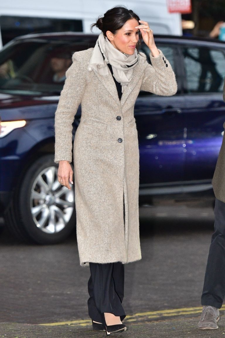 Clothing, Coat, Trench coat, Street fashion, Overcoat, Outerwear, Fashion, Snapshot, Suit, Neck,