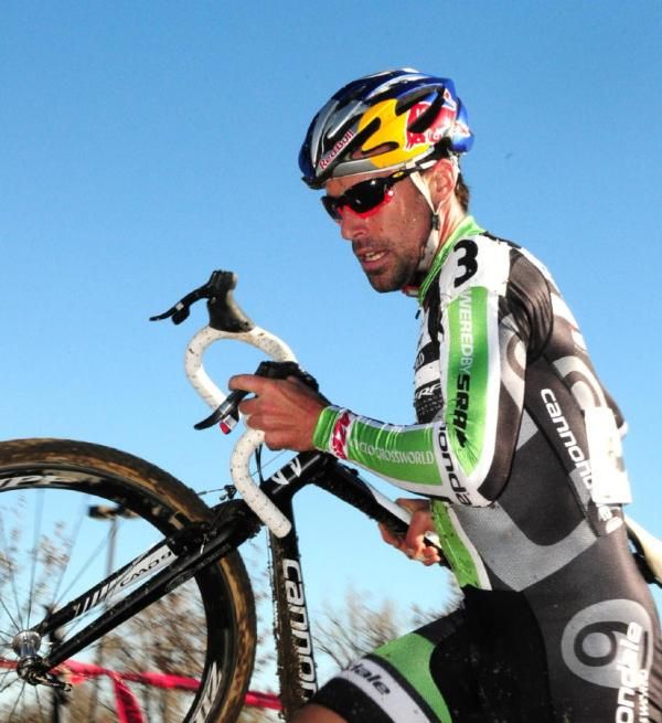 Tim Johnson (Cannondale-Cyclocrossworld.com) shot out to an early lead