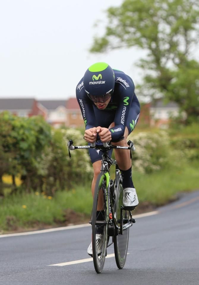 Alex Dowsett (Movistar) has an excellent aero position
