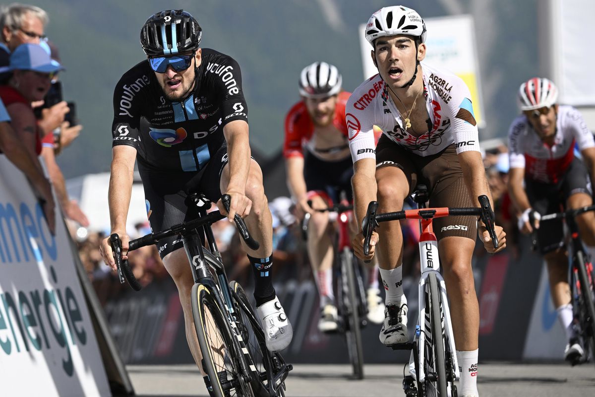 Tour de Suisse 2022 - 85th Edition - 6th stage Locarno - Moosalp 177.5 km - 17/06/2022 - Nico Denz (GER - Team DSM) - Clement Champoussin (FRA - AG2R Citroen Team) - photo Vincent Kalut/PhotoNews/SprintCyclingAgency&Acirc;&copy;2022