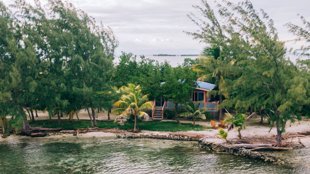 Images of Francis Ford Coppola's house on Coral Caye