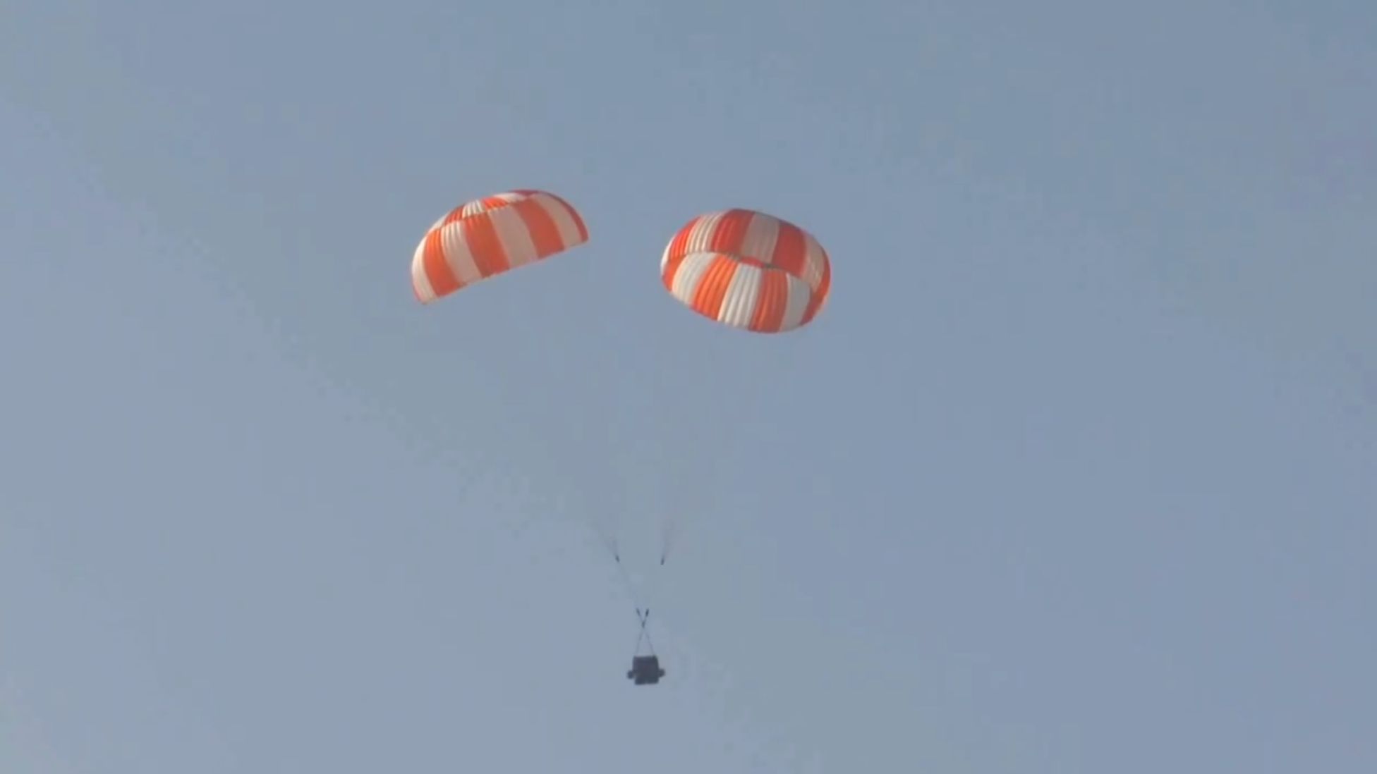 India exams parachutes for Gaganyaan astronaut capsule (video)