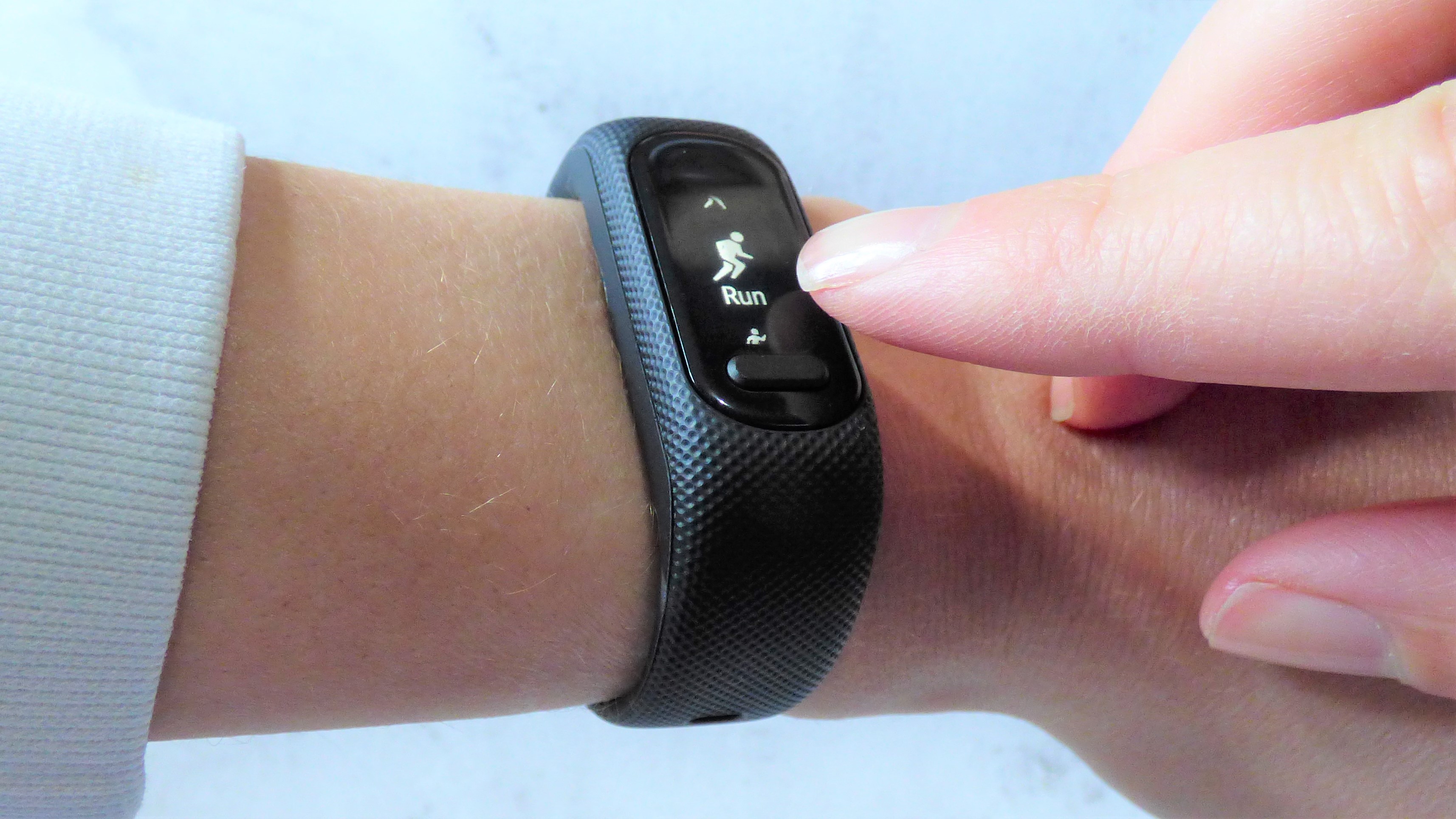 Garmin Vivomove review: The fitness watch you can wear to a wedding - CNET