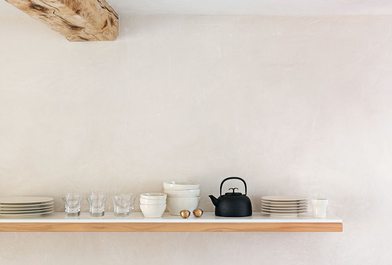 John Pawson&#039;s shelf in the kitchen of his Cotswold home