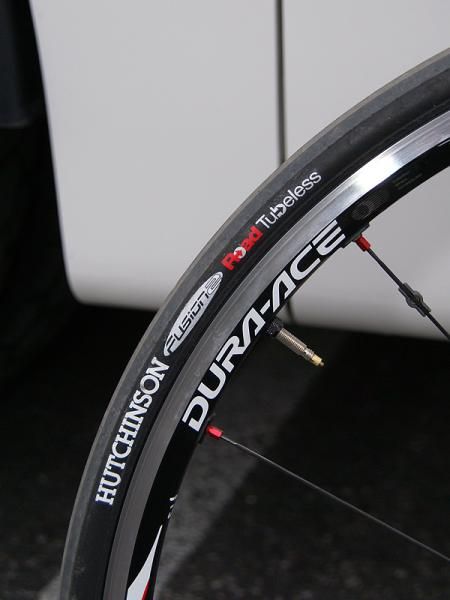 Tubeless road clinchers are still in their infancy but are already comparable in weight to conventional clinchers while also offering a uniquely damped ride and improved flat resistance.