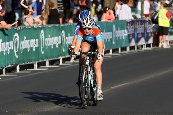Lauren Kitchen (Jayco-AIS) and Joanne Hogan (Jayco-VIS) with two laps to go.