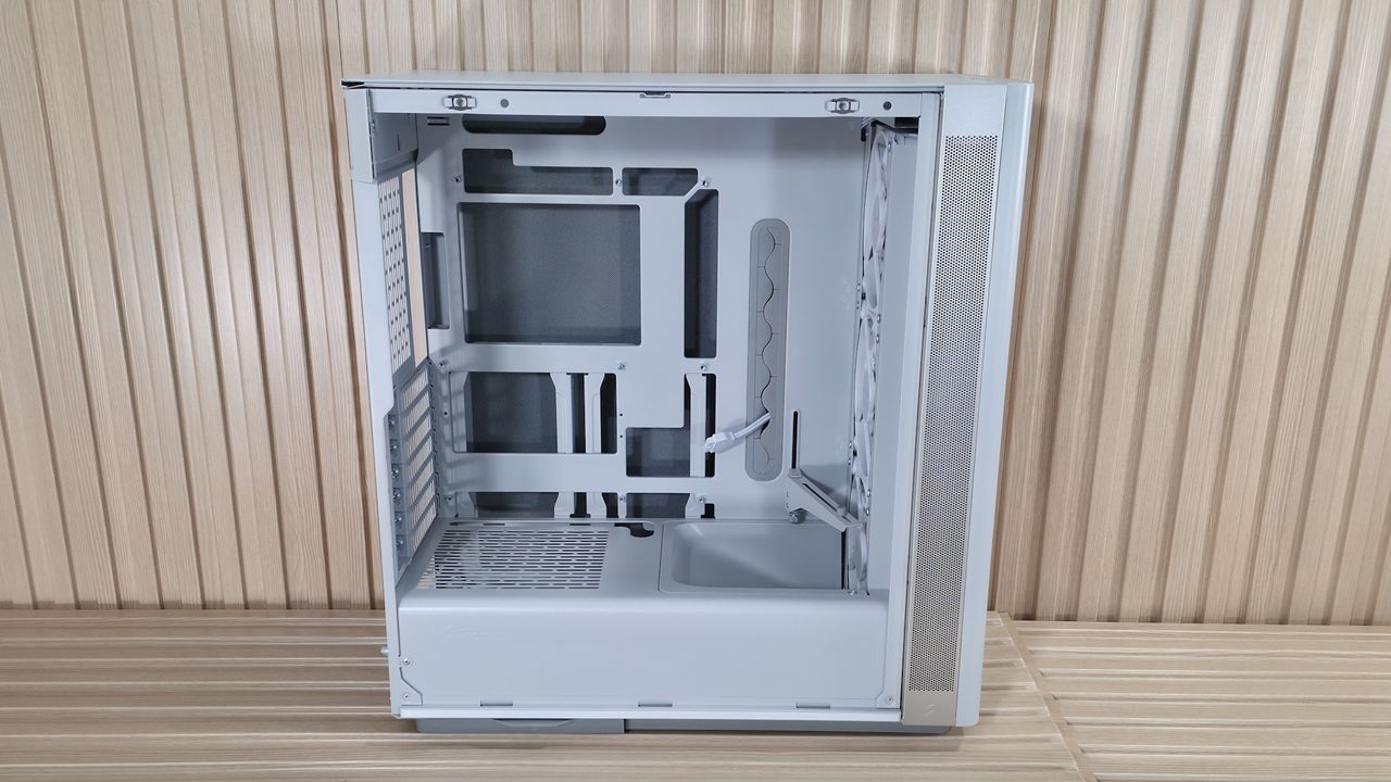 Fractal Define One - Inside