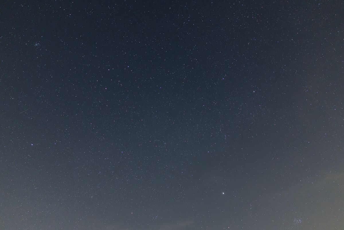 Photo of night sky taken with the Canon RF 24mm f/1.4L VCM wide-angle prime lens.