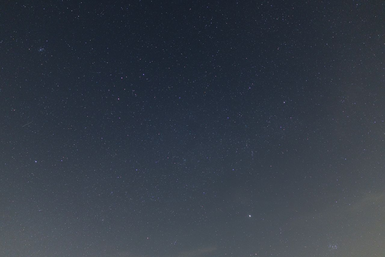 Photo of night sky taken with the Canon RF 24mm f/1.4L VCM wide-angle prime lens.