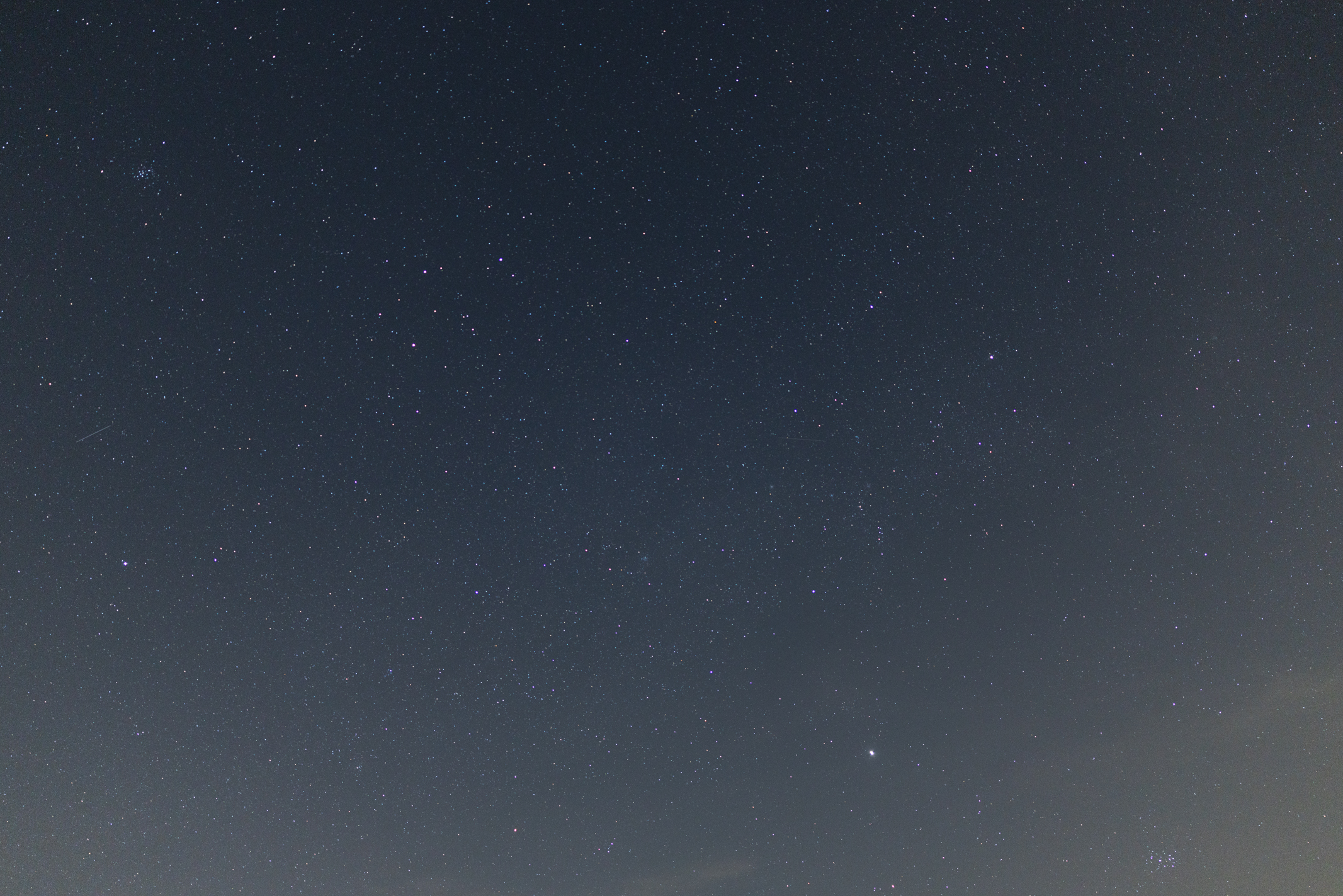 Photo of night sky taken with the Canon RF 24mm f/1.4L VCM wide-angle prime lens.