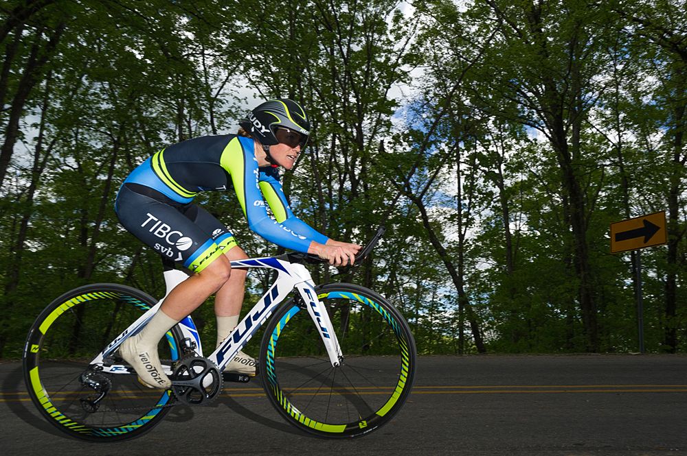 A Team TIBCO-Silicon Valley Bank (USA) makes her way up the switchback section of the course.