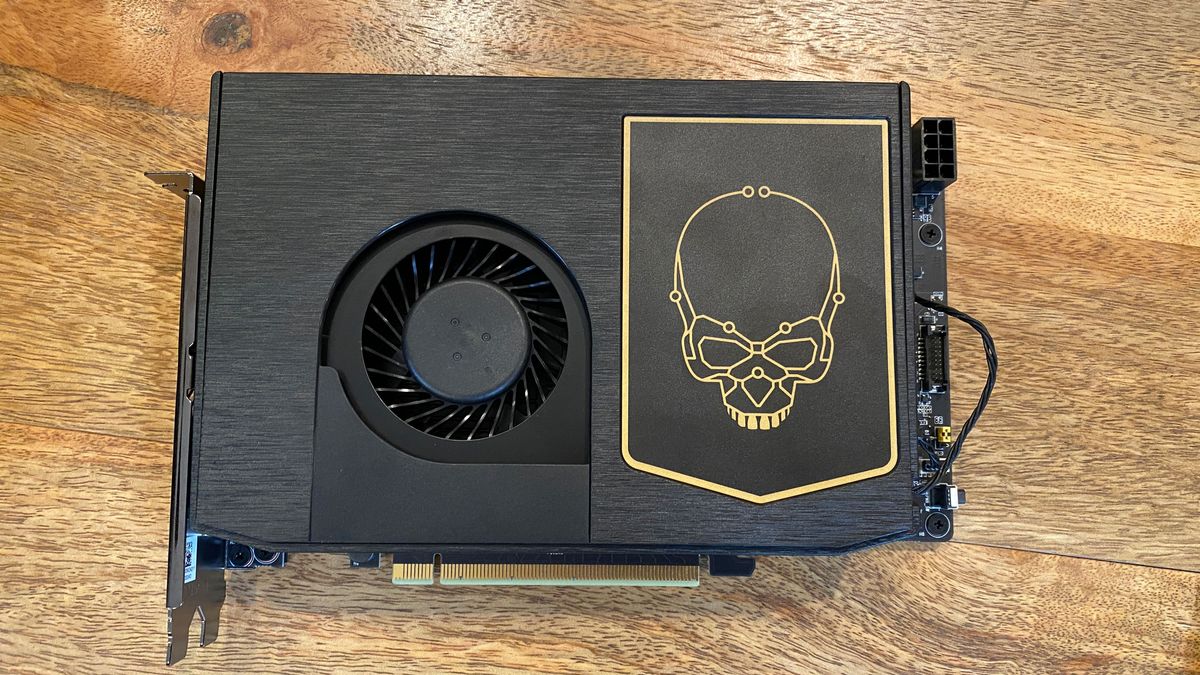 Intel NUC 11 Extreme Kit (Beast Canyon) Review: Small Bare Bones, Big ...