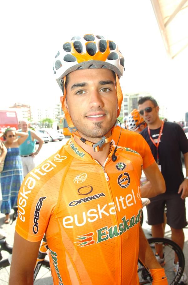 Be&ntilde;at Intxausti (Euskaltel-Euskadi) before the start.