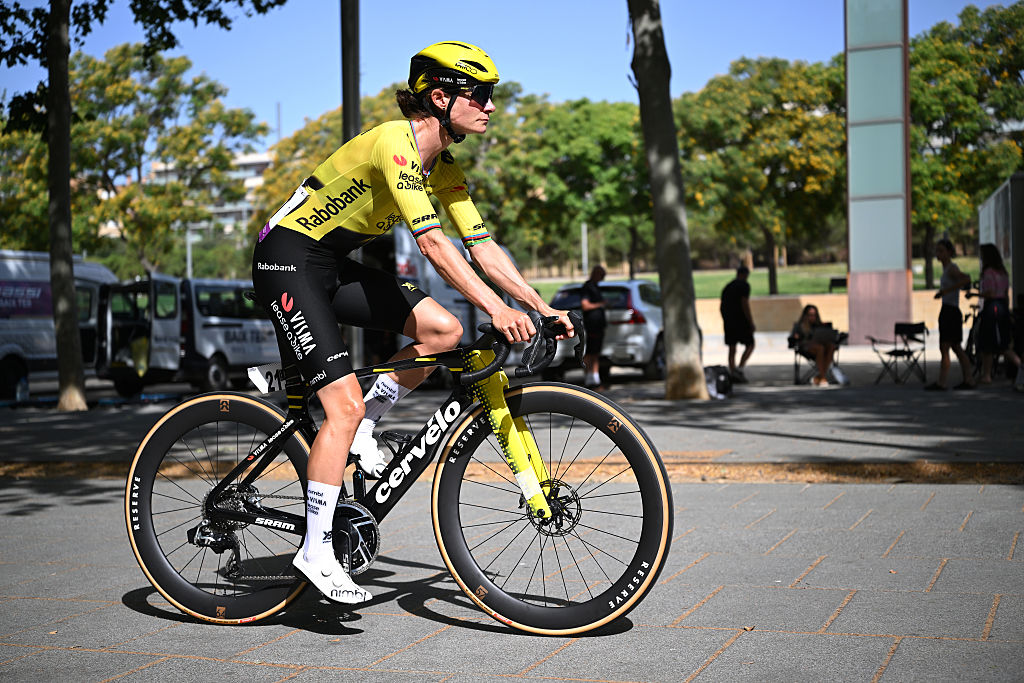 Volta a Catalunya Feminas: Paula Blasi seals GC victory as Marianne Vos blasts to sprint win in Barcelona