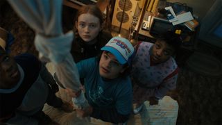 Dustin, Max y Erica en Stranger Things temporada 4