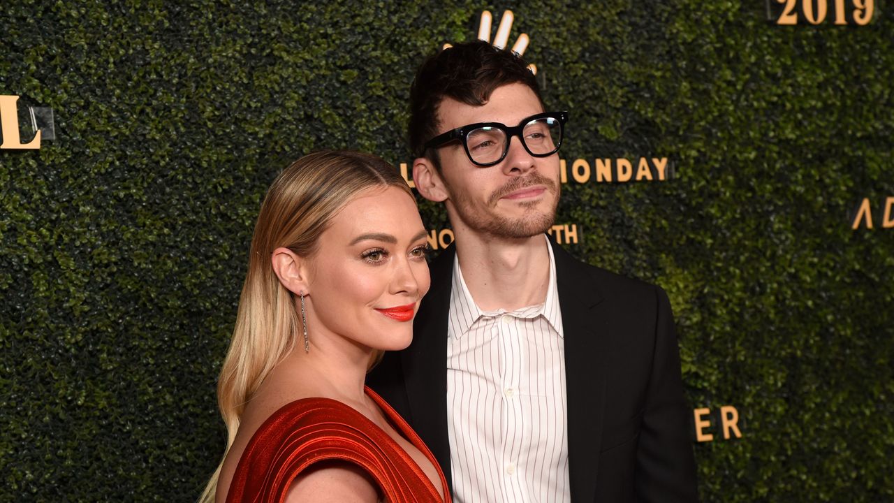 los angeles, california october 12 l r hilary duff and matthew koma attend the 5th adopt together baby ball gala on october 12, 2019 in los angeles, california photo by michael kovacgetty images for adopt together