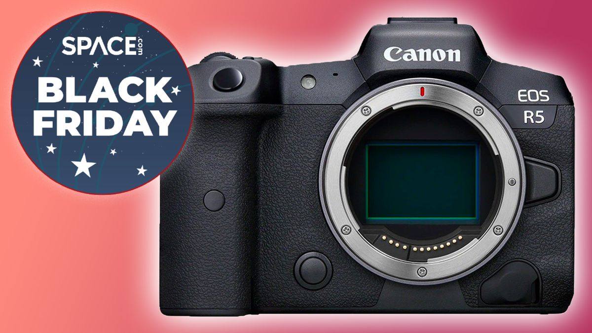 This crazy Black Friday camera deal is still alive!  Save $900 on the Canon EOS R5