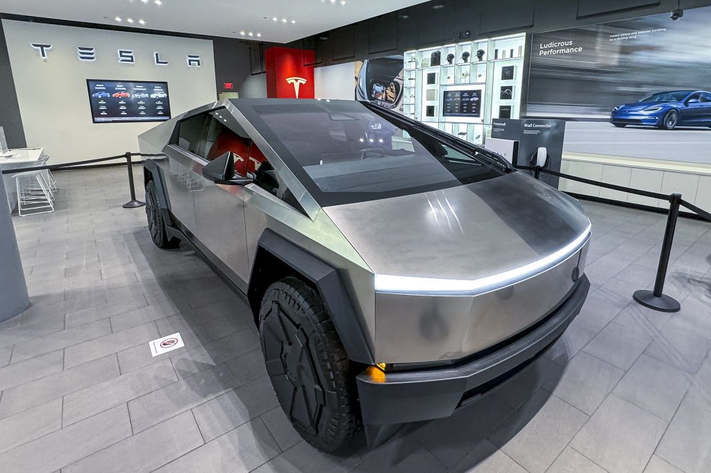 A Tesla Cybertruck at a Tesla store in San Jose, California, US, on Tuesday, Nov. 28, 2023. The first Cybertruck customers will receive the vehicles during a launch event at Tesla&#039;s Austin headquarters this week. Photographer: David Paul Morris/Bloomberg