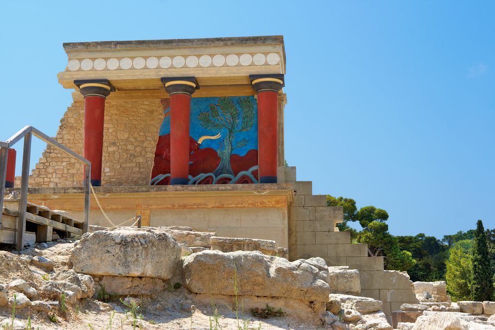 palace of knossos crete painting