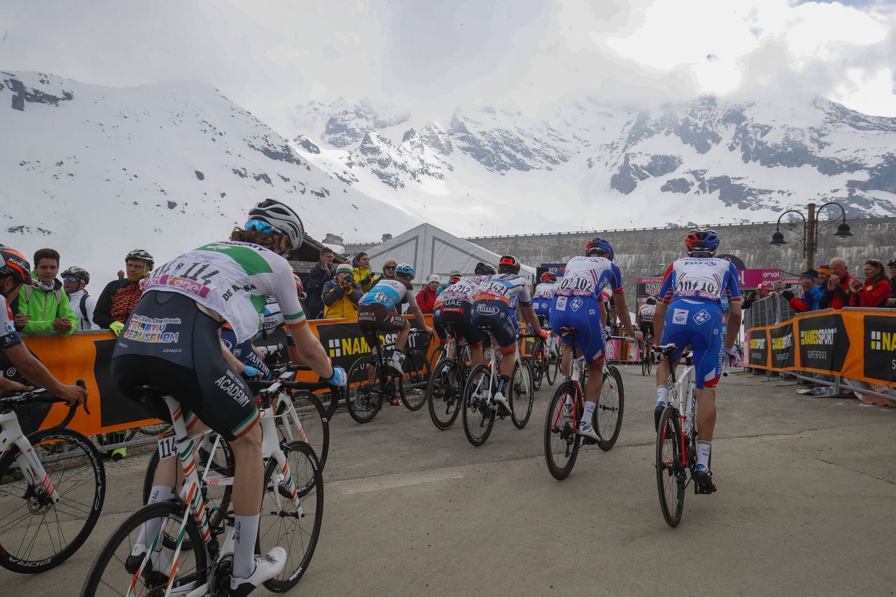 Connor Dunne comes in with the gruppetto