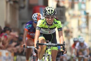 Rossella Callovi (MCipollini-Giordana) comes in ahead of Elena Berlato (Fasso Bortolo)