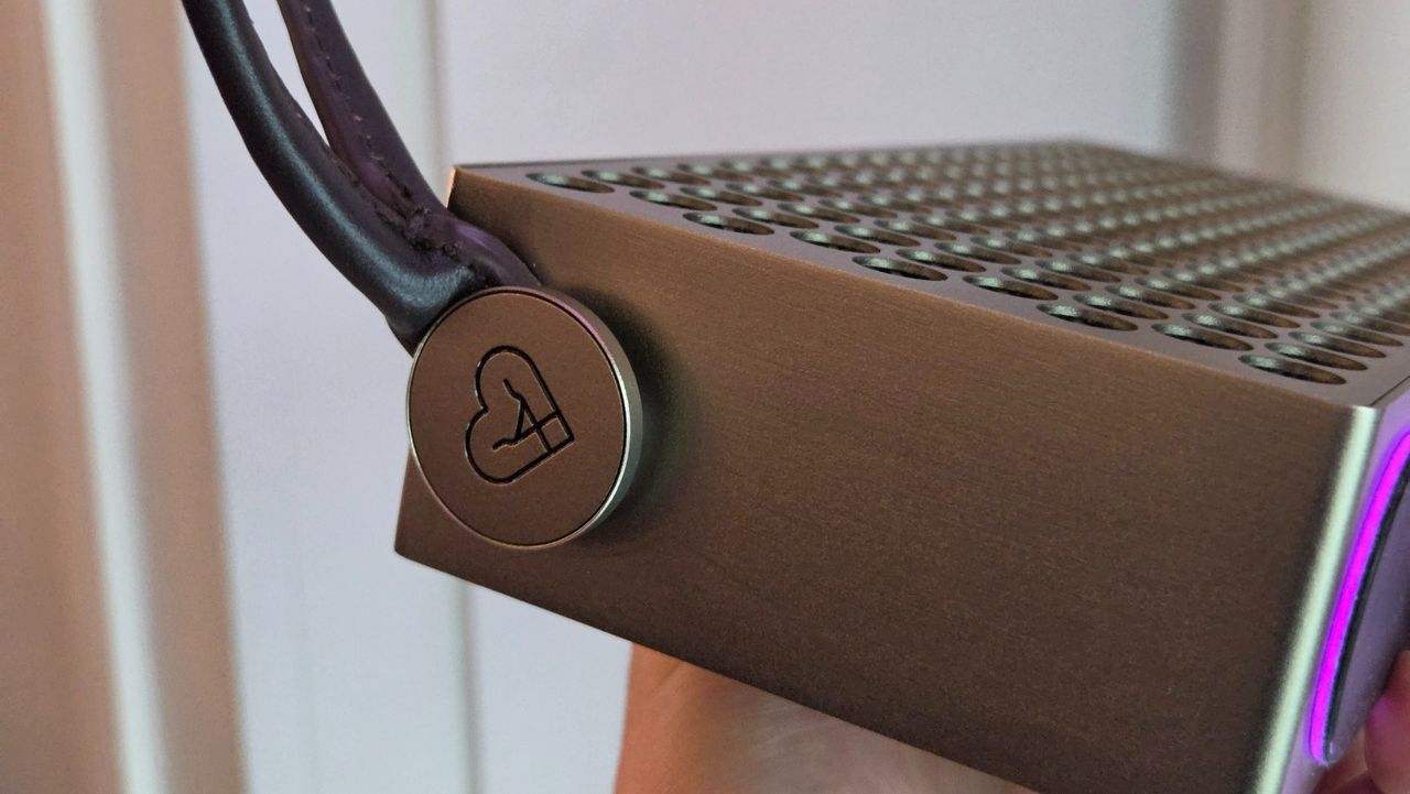 Loewe Neo speaker