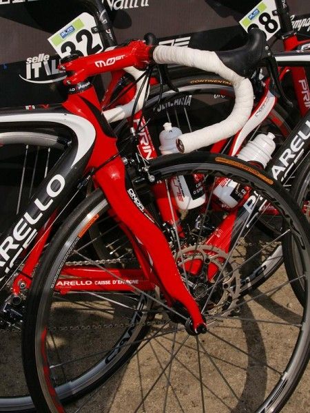 The painted-to-match stem is a nice touch.