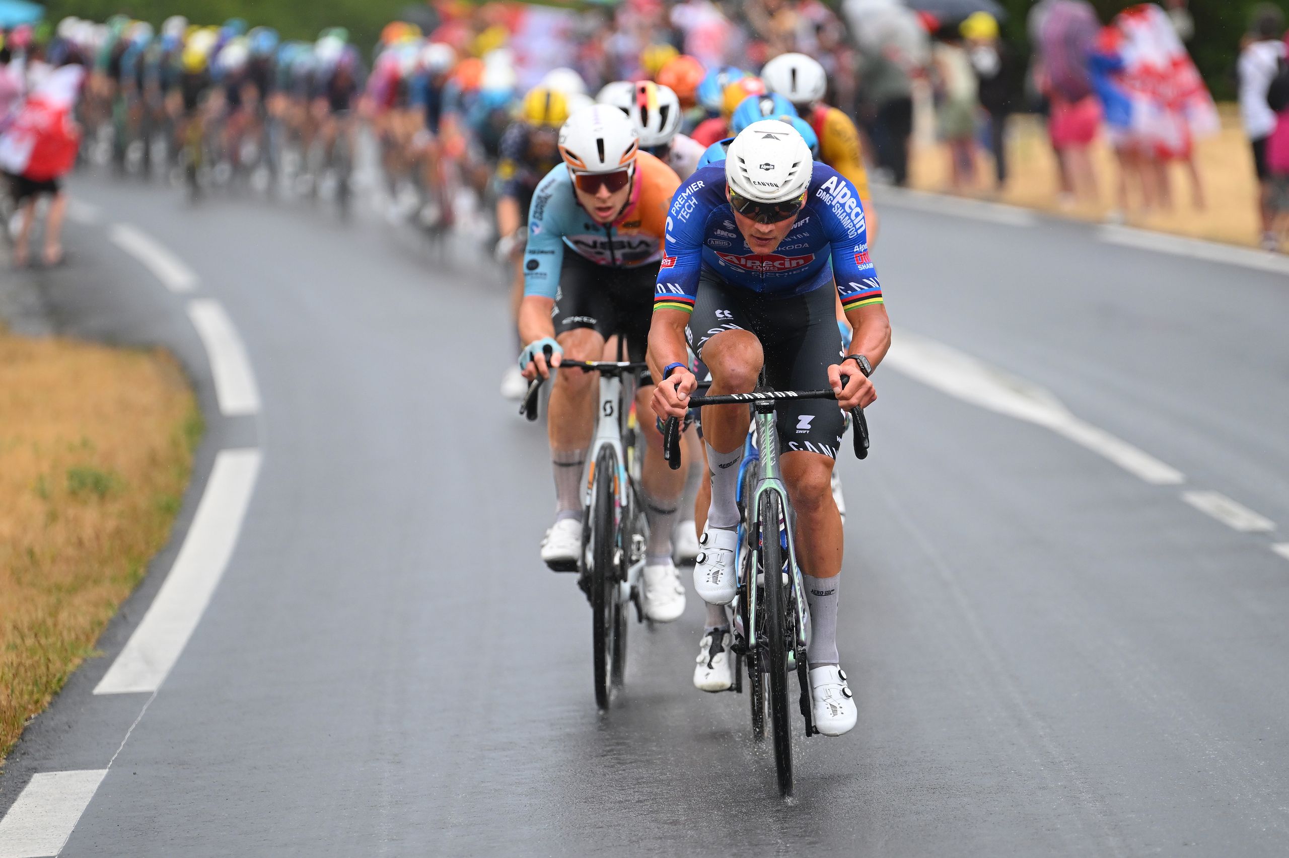 Tour de France stage 17 LIVE: Classic breakaway showdown expected on decisive day for green points jersey
