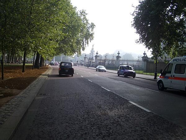 Back down Constitution Hill to the front of Buckingham Palace