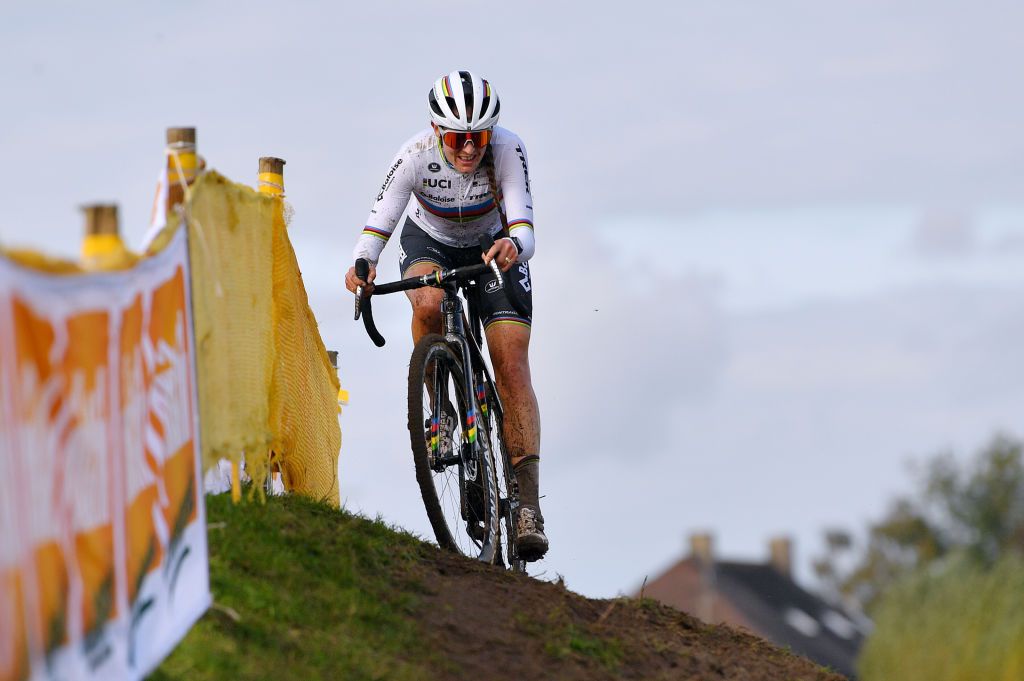 RUDDERVOORDE BELGIUM OCTOBER 23 Lucinda Brand of The Netherlands and Team Baloise Trek Lions competes during the 35th Superprestige Ruddervoorde 2021 Womens Elite CX Superprestige2022 SPRuddervoorde on October 23 2021 in Ruddervoorde Belgium Photo by Luc ClaessenGetty Images