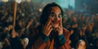 Joaquin Phoenix goes full Joker