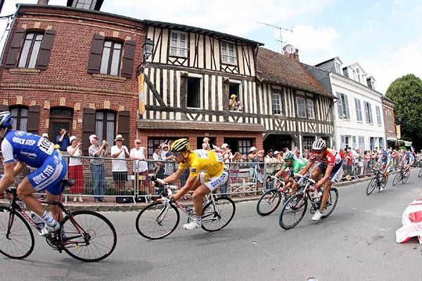 Tom Boonen (Quick.Step) in the maillot jaune