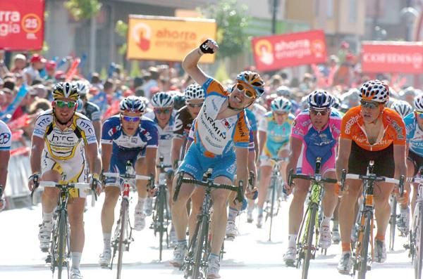 Tyler Farrar (Garmin - Transitions) outkicked Koldo Fernandez (Euskaltel - Euskadi) and Mark Cavendish (HTC - Columbia) to win stage five in Lorca.