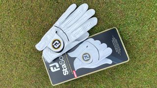 FootJoy StaSof 2023 Glove with packet