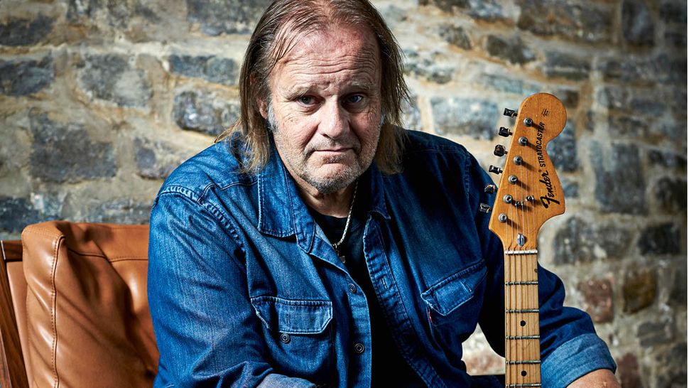 Walter Trout on his best guitar-buying tip, breaking a Les Paul in two ...