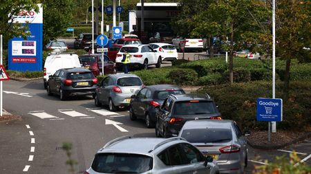 Petrol station queues