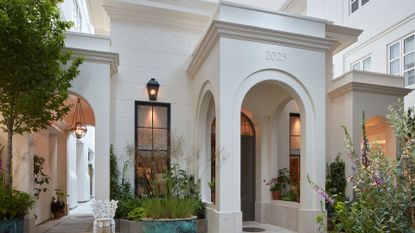 Facade of thr WOW!house