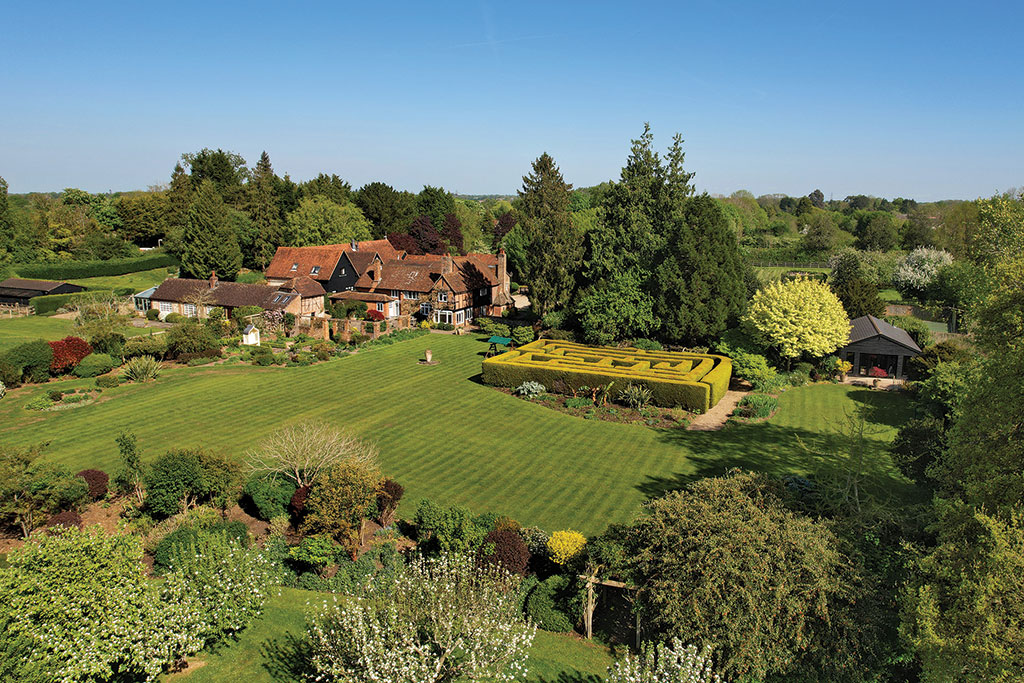 Property for sale: Sloelands Farm, Ashley Green, Buckinghamshire.