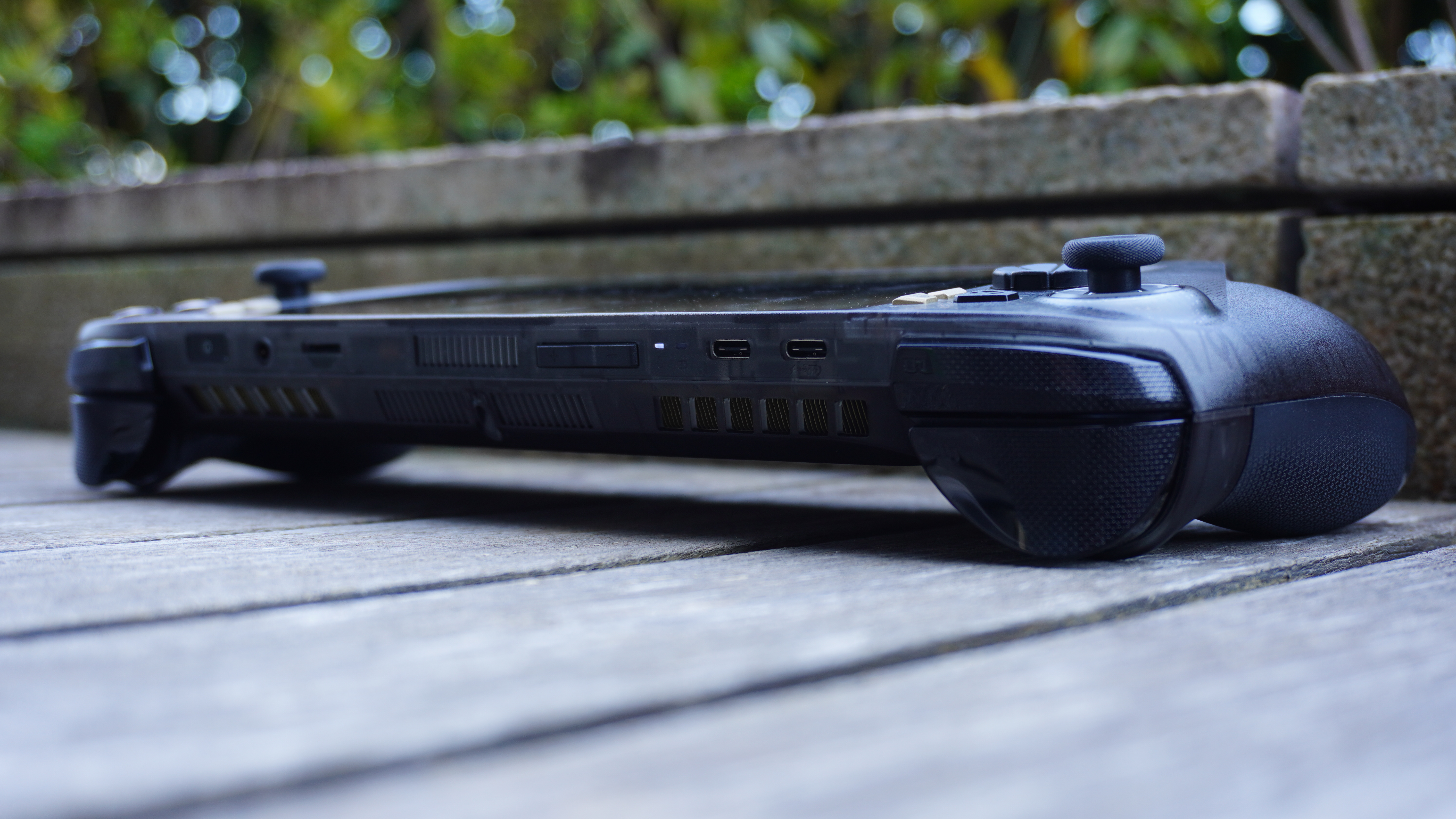 The top ports on the Asus ROG Xbox Ally X20