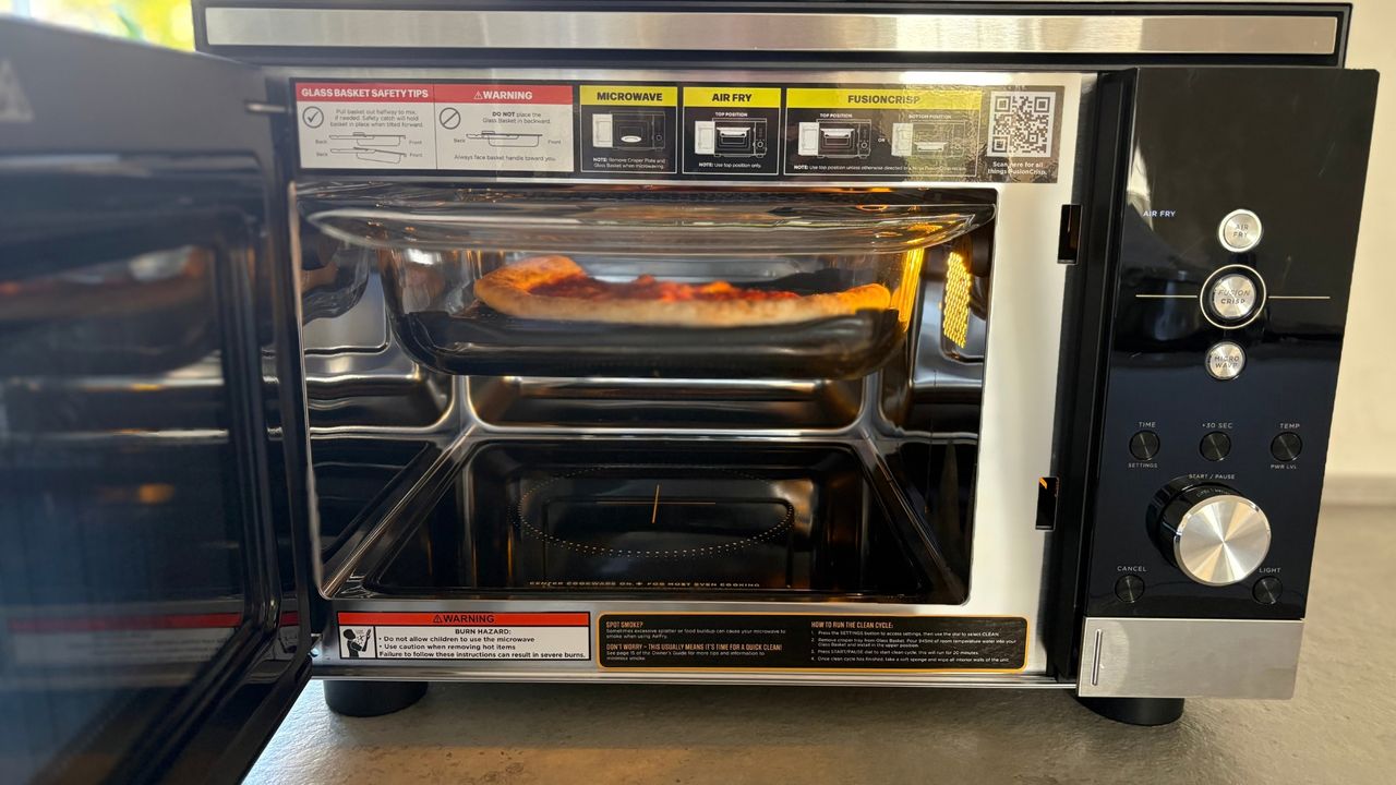 Testing the Ninja Crispi Microwave Air Fryer and Oven reheating pizza