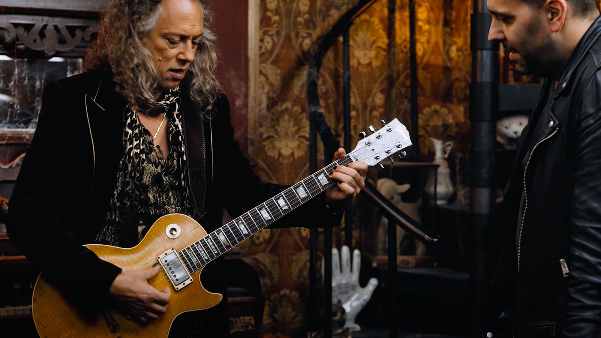 Kirk Hammett shows his &quot;Greeny&quot; Les Paul Standard in this screengrab from Gibson TV&#039;s video