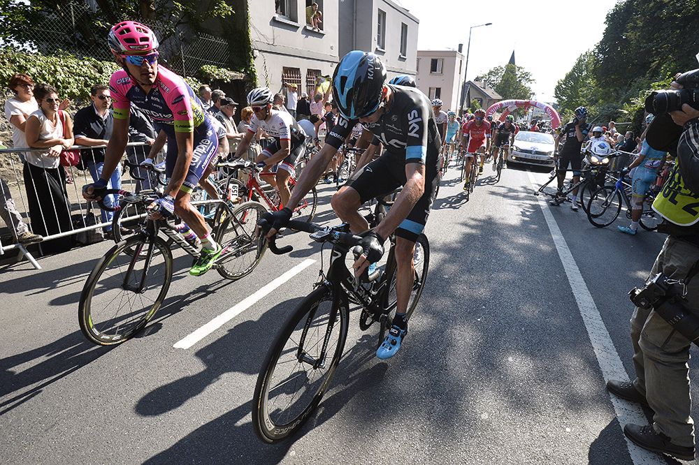 Chris Froome (Sky) avoided the crash but needed a wheel change