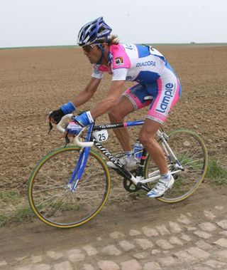 Massimiliano Mori (Lampre-NGC) races the 2009 Paris-Roubaix